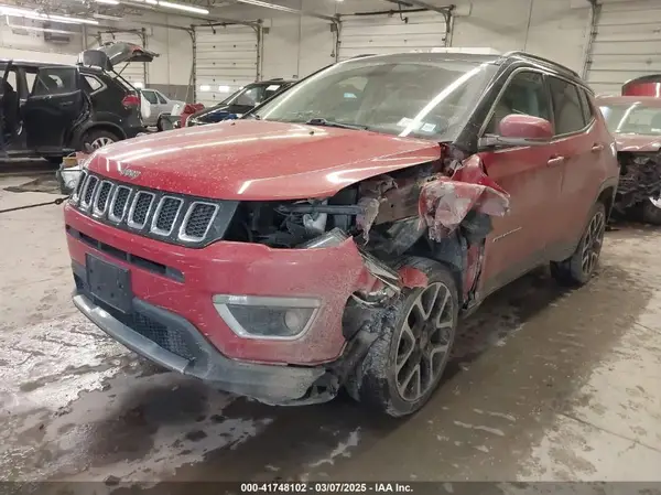 3C4NJDCB4JT470267 2018 JEEP COMPASS - Image 2