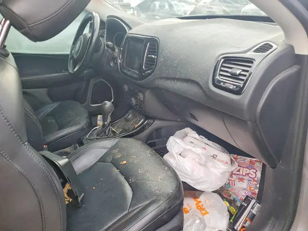 3C4NJDCB4KT638300 2019 JEEP COMPASS - Image 8