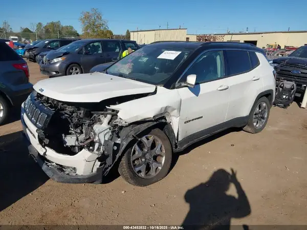 3C4NJDCB4KT656506 2019 JEEP COMPASS - Image 2
