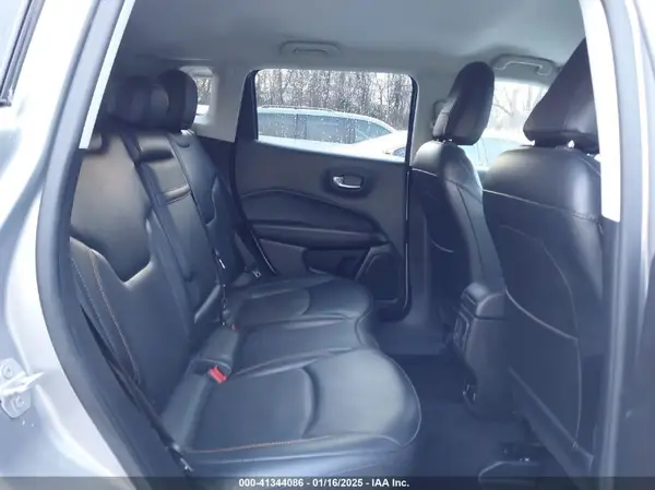 3C4NJDCB4KT666145 2019 JEEP COMPASS - Image 8
