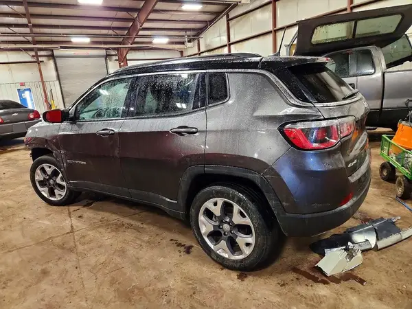 3C4NJDCB4KT740762 2019 JEEP COMPASS - Image 2