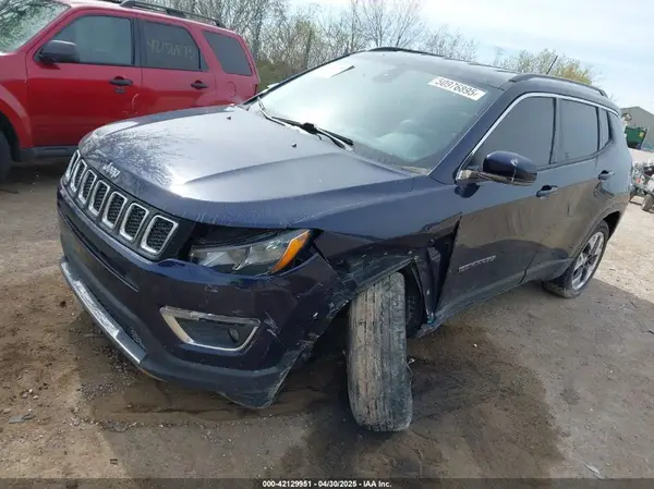 3C4NJDCB4KT747677 2019 JEEP COMPASS - Image 2