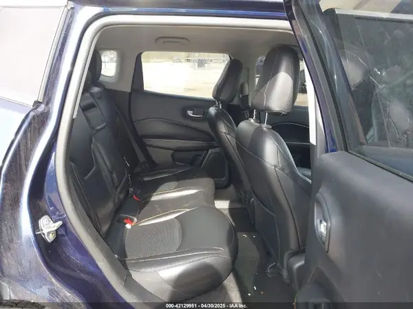 3C4NJDCB4KT747677 2019 JEEP COMPASS - Image 8