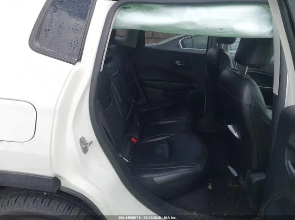 3C4NJDCB4KT761370 2019 JEEP COMPASS - Image 8