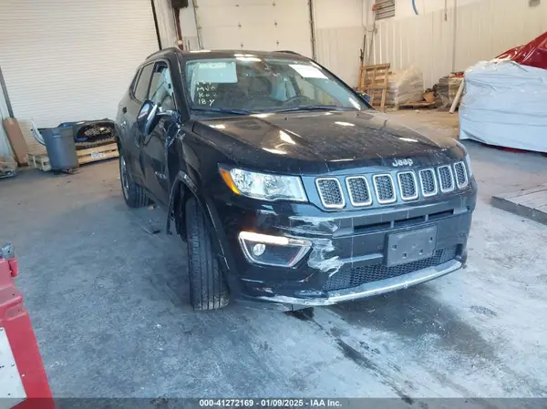 3C4NJDCB4KT826881 2019 JEEP COMPASS - Image 1