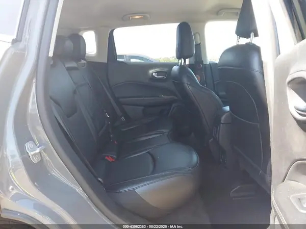3C4NJDCB4LT111701 2020 JEEP COMPASS - Image 8