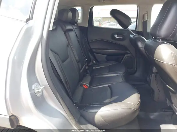 3C4NJDCB4LT167105 2020 JEEP COMPASS - Image 8
