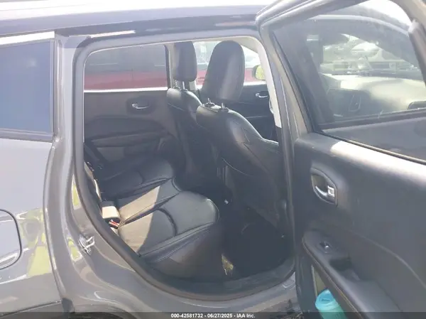 3C4NJDCB4LT196541 2020 JEEP COMPASS - Image 8
