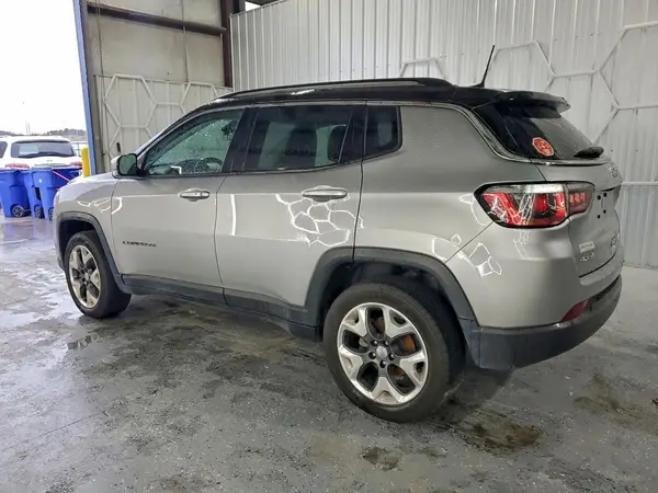 3C4NJDCB4LT204069 2020 JEEP COMPASS - Image 2