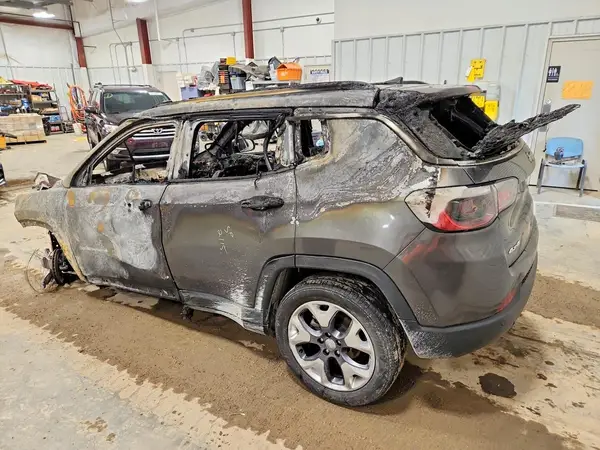 3C4NJDCB4MT565271 2021 JEEP COMPASS - Image 2