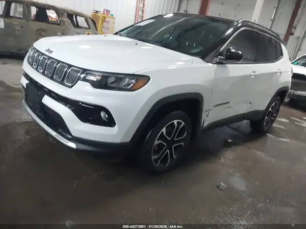 3C4NJDCB4NT158147 2022 JEEP COMPASS - Image 2