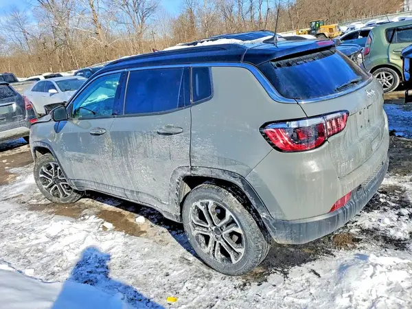 3C4NJDCB4NT203376 2022 JEEP COMPASS - Image 2