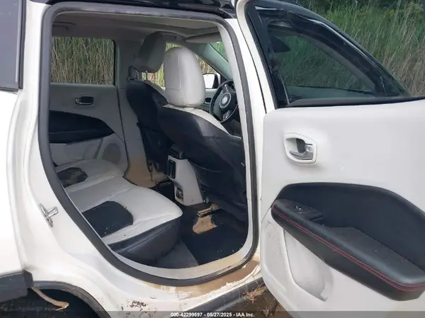 3C4NJDCB5JT100817 2018 JEEP COMPASS - Image 8