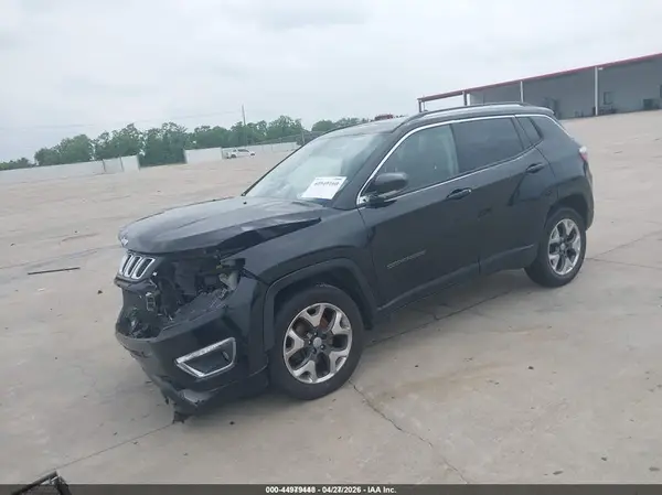 3C4NJDCB5JT101496 2018 JEEP COMPASS - Image 2