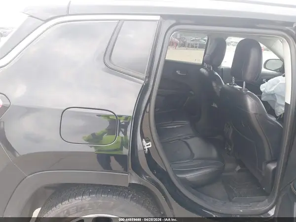 3C4NJDCB5JT101496 2018 JEEP COMPASS - Image 8