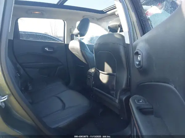 3C4NJDCB5JT147684 2018 JEEP COMPASS - Image 8