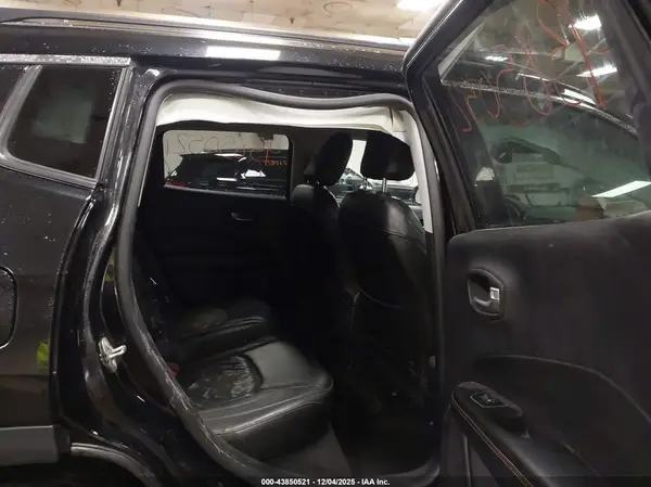 3C4NJDCB5JT153663 2018 JEEP COMPASS - Image 8