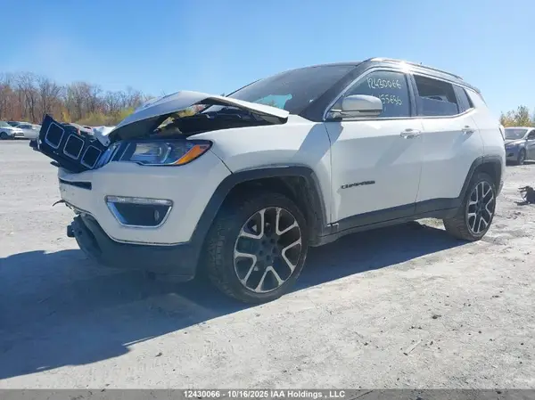 3C4NJDCB5JT155686 2018 JEEP COMPASS - Image 2