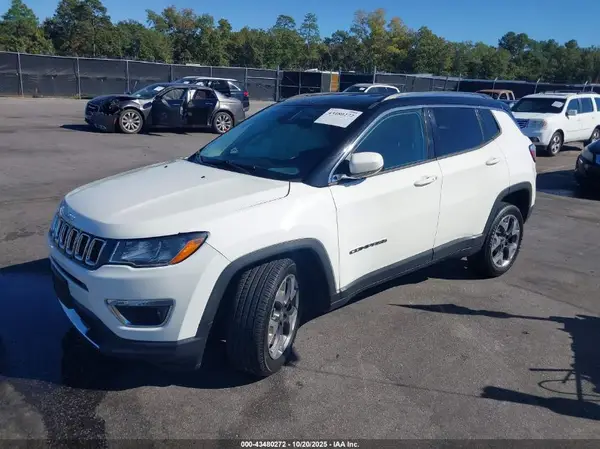 3C4NJDCB5JT168602 2018 JEEP COMPASS - Image 2