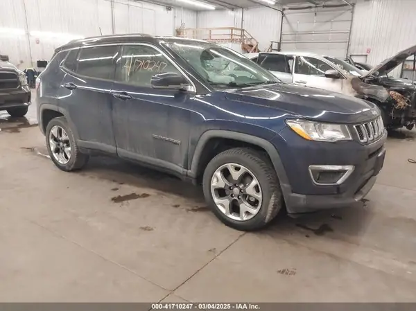 3C4NJDCB5JT180216 2018 JEEP COMPASS - Image 1