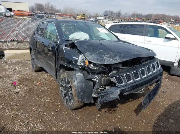 3C4NJDCB5JT200299 2018 JEEP COMPASS - Image 1