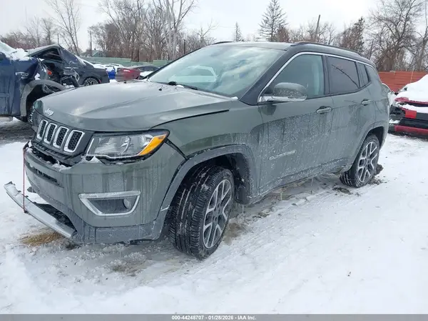 3C4NJDCB5JT207673 2018 JEEP COMPASS - Image 2