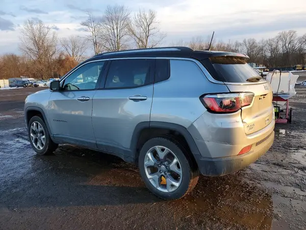 3C4NJDCB5JT222447 2018 JEEP COMPASS - Image 2