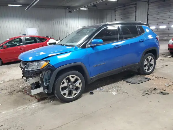 3C4NJDCB5JT252399 2018 JEEP COMPASS - Image 1