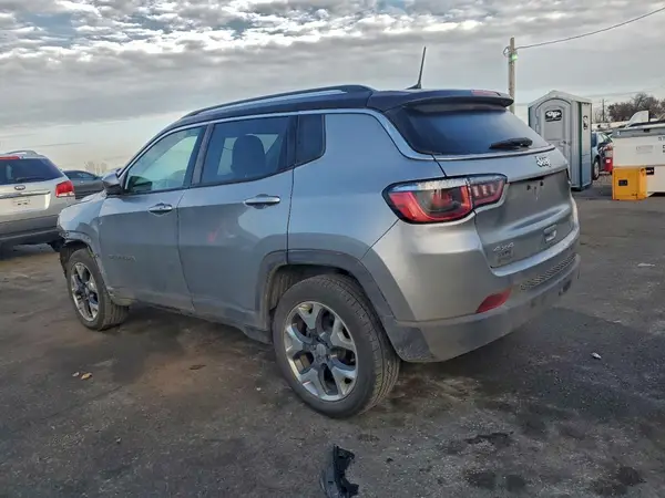3C4NJDCB5JT266321 2018 JEEP COMPASS - Image 2