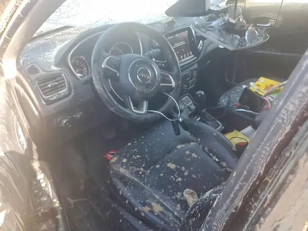 3C4NJDCB5JT267341 2018 JEEP COMPASS - Image 8