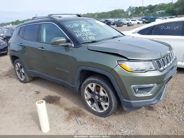 3C4NJDCB5JT280557 2018 JEEP COMPASS - Image 1
