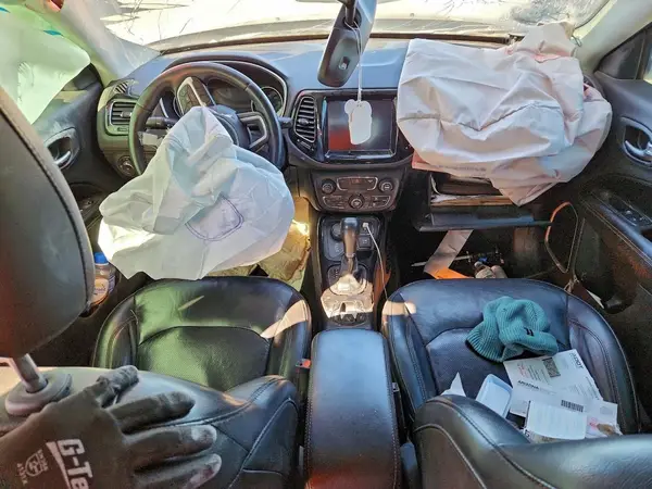 3C4NJDCB5JT283703 2018 JEEP COMPASS - Image 8