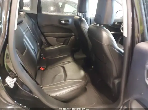 3C4NJDCB5JT284303 2018 JEEP COMPASS - Image 8