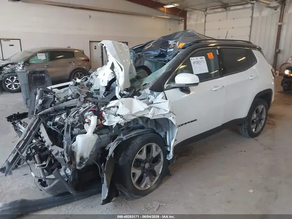 3C4NJDCB5JT315095 2018 JEEP COMPASS - Image 2