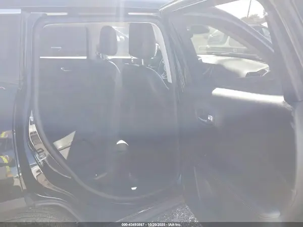 3C4NJDCB5JT334004 2018 JEEP COMPASS - Image 8