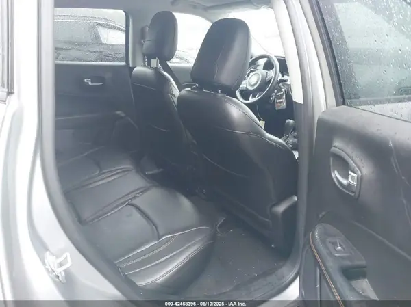 3C4NJDCB5JT349229 2018 JEEP COMPASS - Image 8