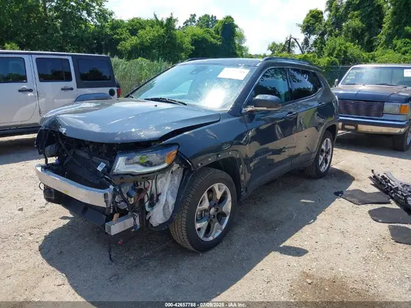 3C4NJDCB5JT350705 2018 JEEP COMPASS - Image 2