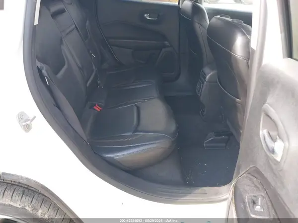 3C4NJDCB5JT354348 2018 JEEP COMPASS - Image 8