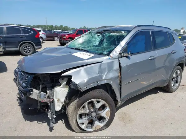 3C4NJDCB5JT362059 2018 JEEP COMPASS - Image 2