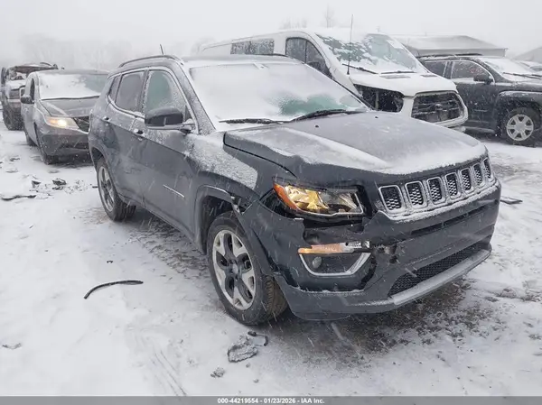 3C4NJDCB5JT365821 2018 JEEP COMPASS - Image 1