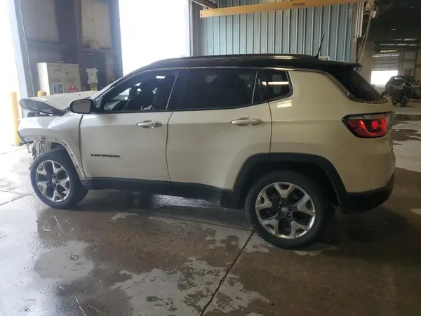 3C4NJDCB5JT373014 2018 JEEP COMPASS - Image 2