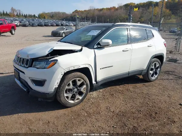 3C4NJDCB5JT398172 2018 JEEP COMPASS - Image 2