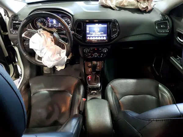 3C4NJDCB5JT399743 2018 JEEP COMPASS - Image 8