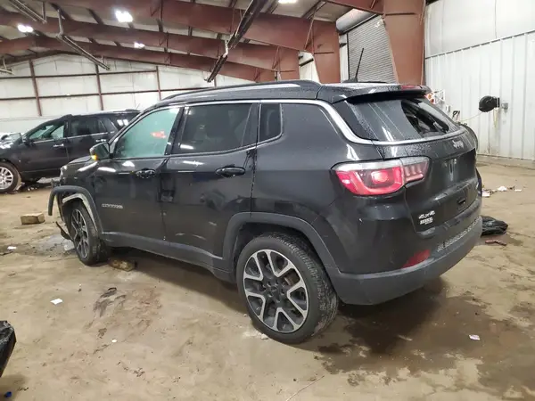 3C4NJDCB5JT402950 2018 JEEP COMPASS - Image 2