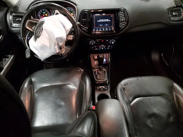 3C4NJDCB5JT402950 2018 JEEP COMPASS - Image 8
