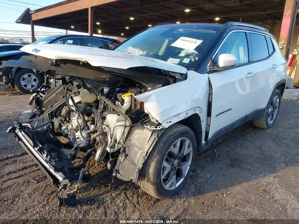 3C4NJDCB5JT436676 2018 JEEP COMPASS - Image 2