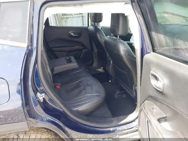 3C4NJDCB5JT437407 2018 JEEP COMPASS - Image 8