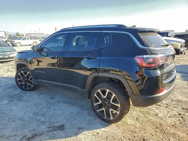 3C4NJDCB5JT456037 2018 JEEP COMPASS - Image 2