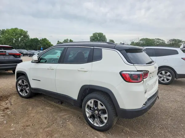 3C4NJDCB5KT601076 2019 JEEP COMPASS - Image 2