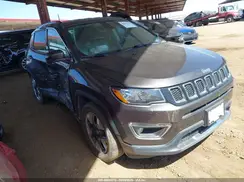 3C4NJDCB5KT621070 2019 JEEP COMPASS